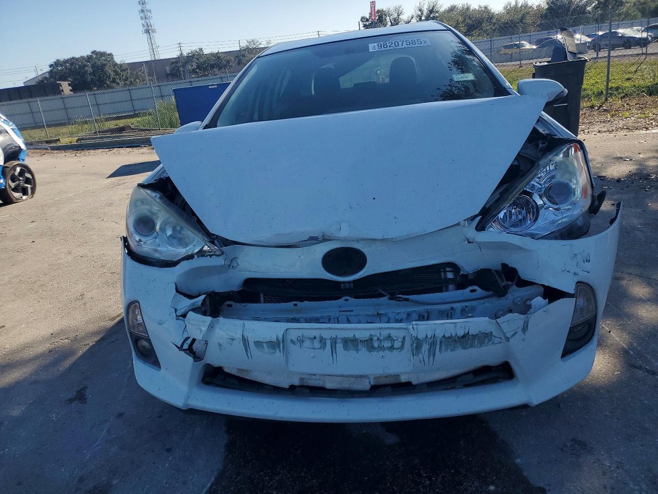 2013 TOYOTA PRIUS C photo 5