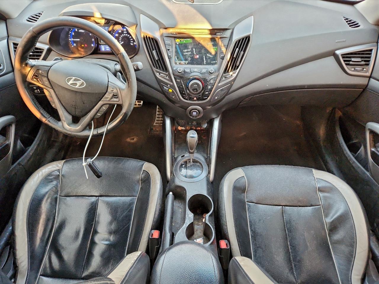 2015 HYUNDAI VELOSTER TURBO photo 8