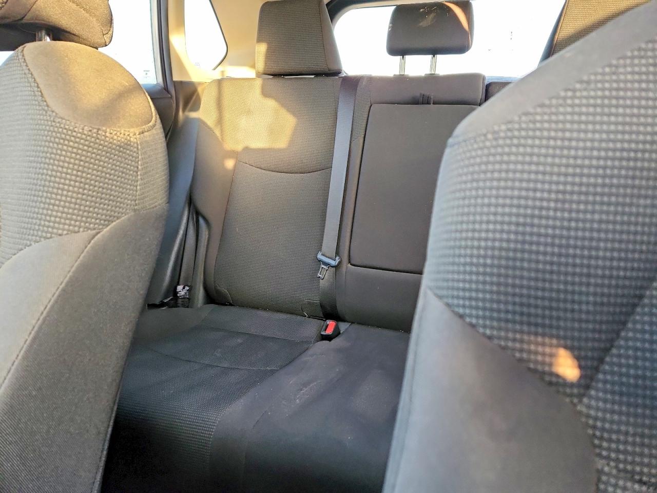 2021 TOYOTA RAV4 LE photo 10