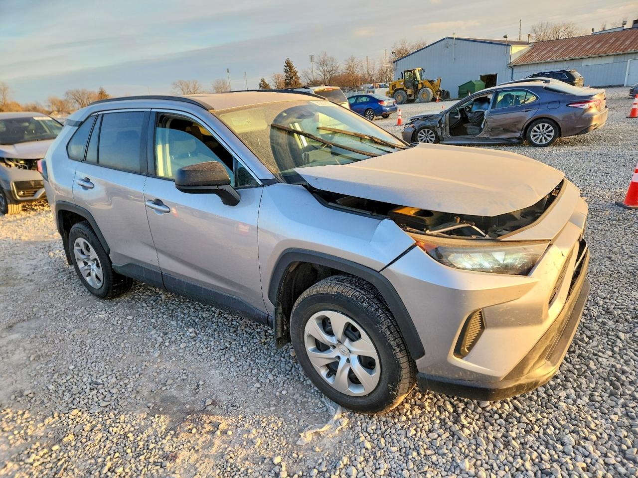 2021 TOYOTA RAV4 LE photo 4