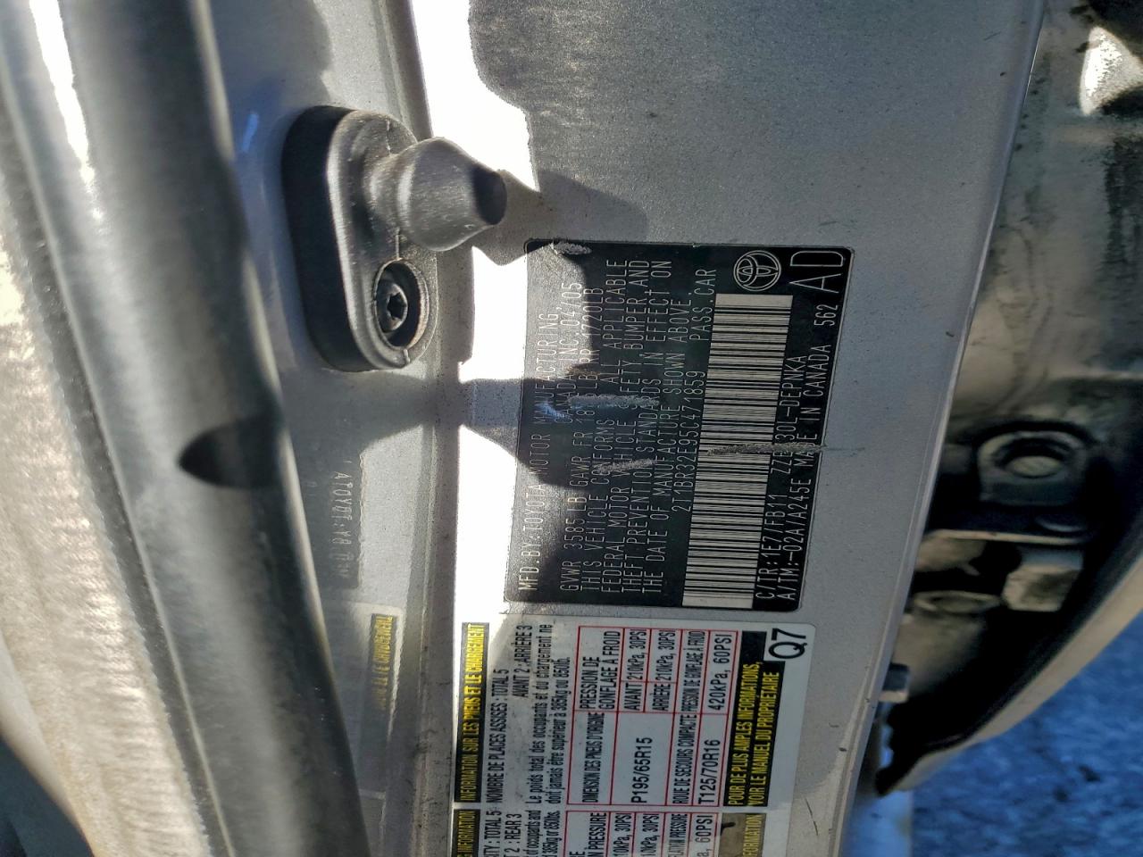 2005 TOYOTA COROLLA CE photo 12