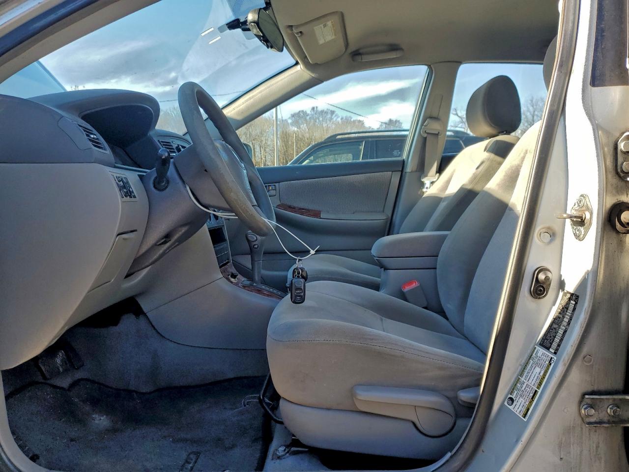 2005 TOYOTA COROLLA CE photo 7