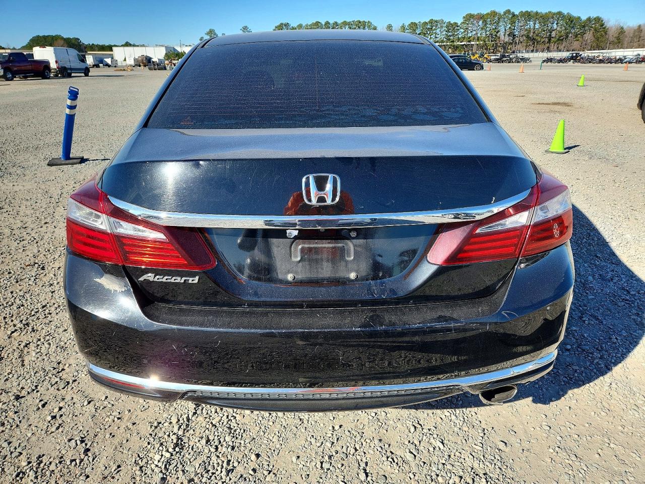 2016 HONDA ACCORD LX photo 6
