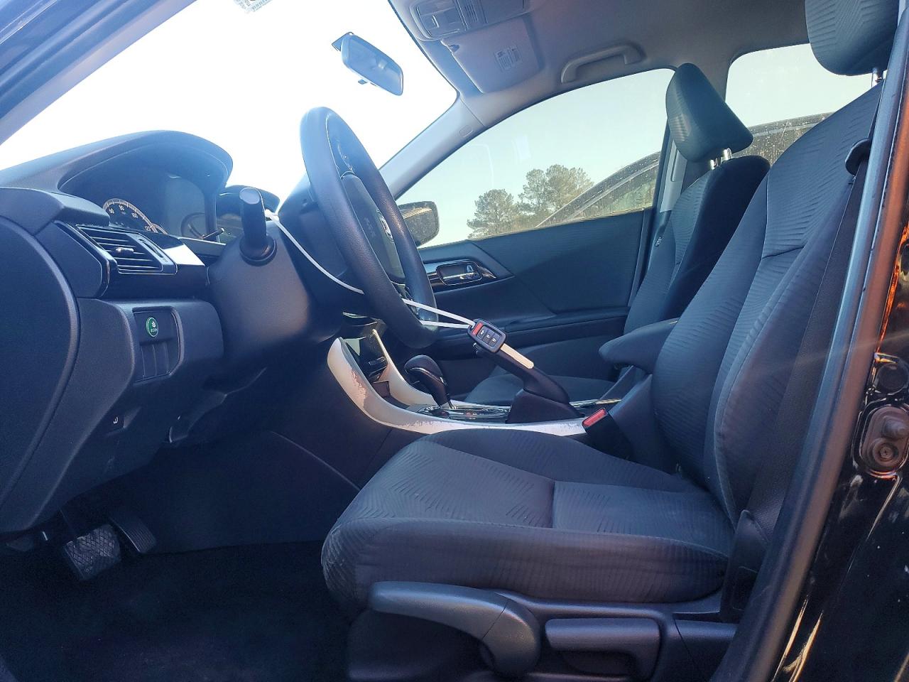 2016 HONDA ACCORD LX photo 7