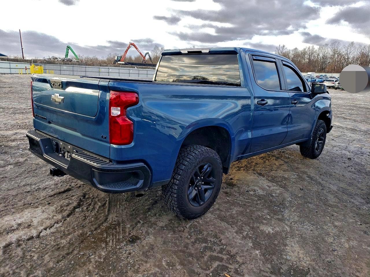 2024 CHEVROLET SILVERADO K1500 LT TRAIL BOSS photo 3
