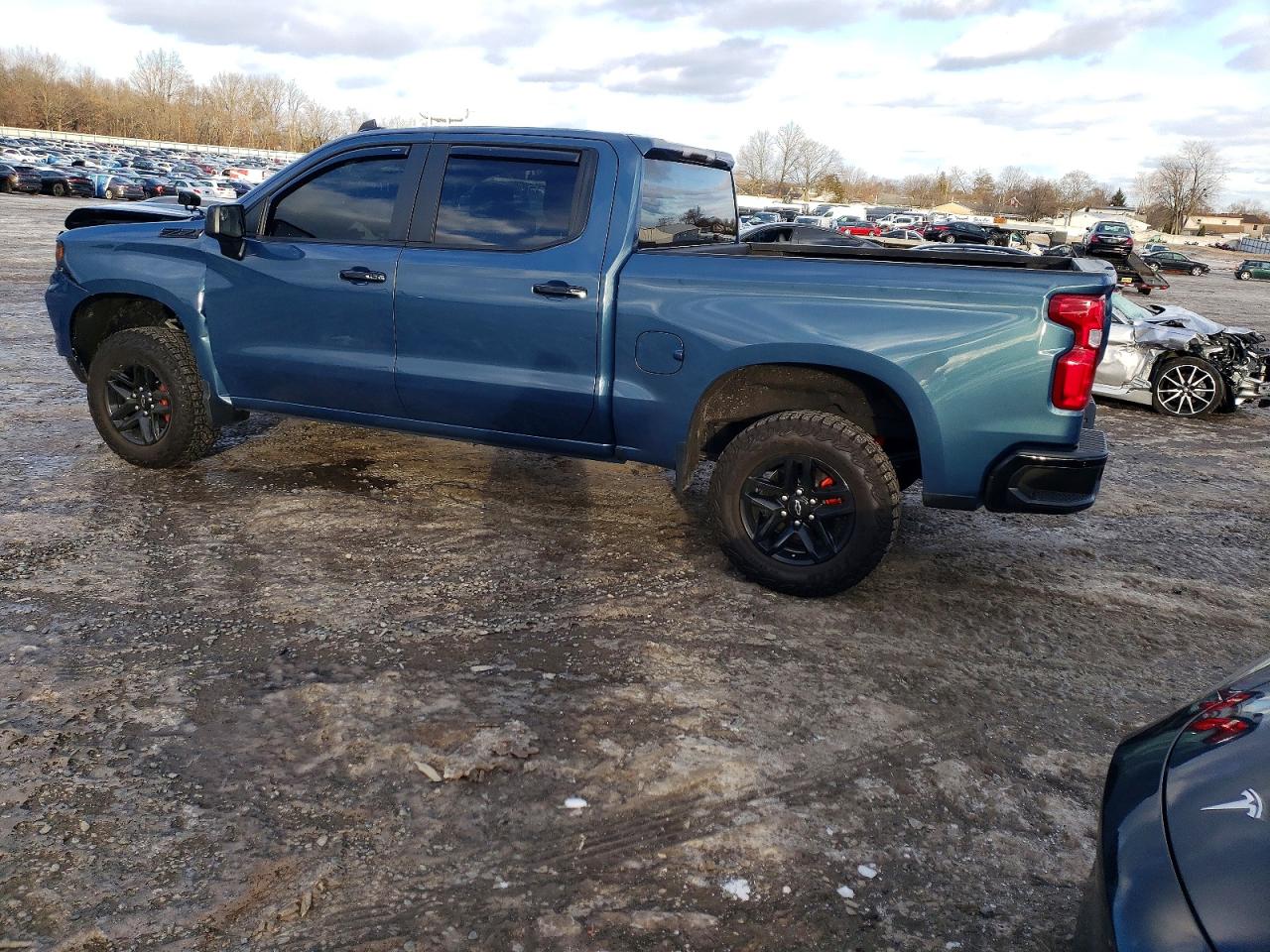 2024 CHEVROLET SILVERADO K1500 LT TRAIL BOSS photo 2