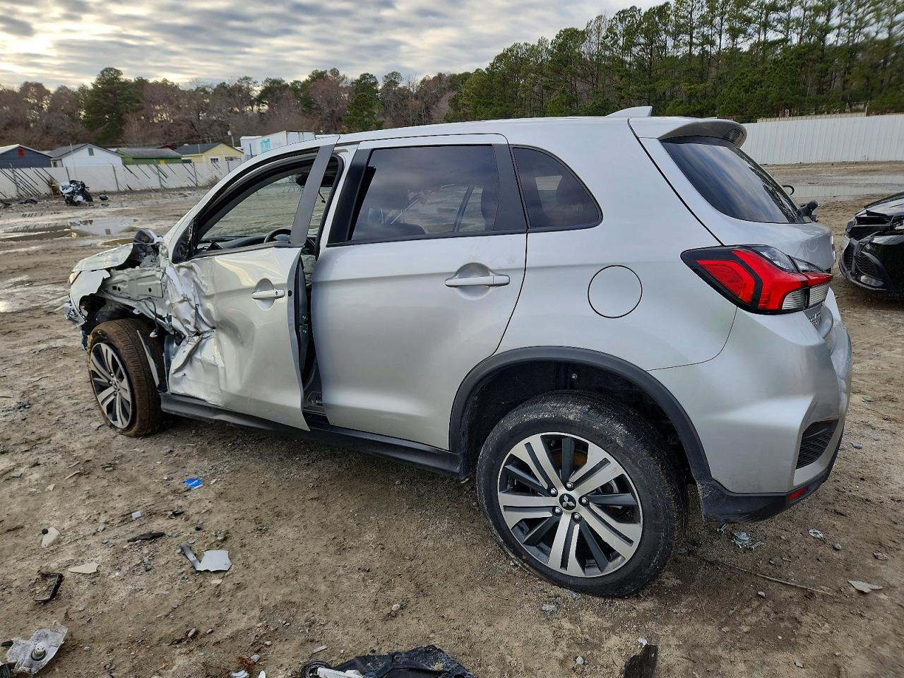 2024 MITSUBISHI OUTLANDER SPORT S/SE photo 2