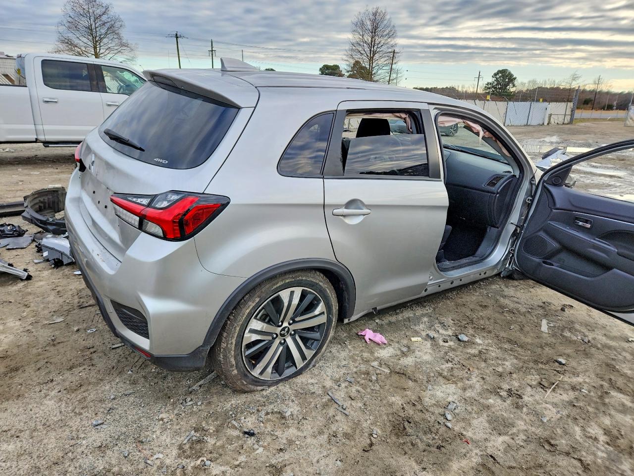 2024 MITSUBISHI OUTLANDER SPORT S/SE photo 3