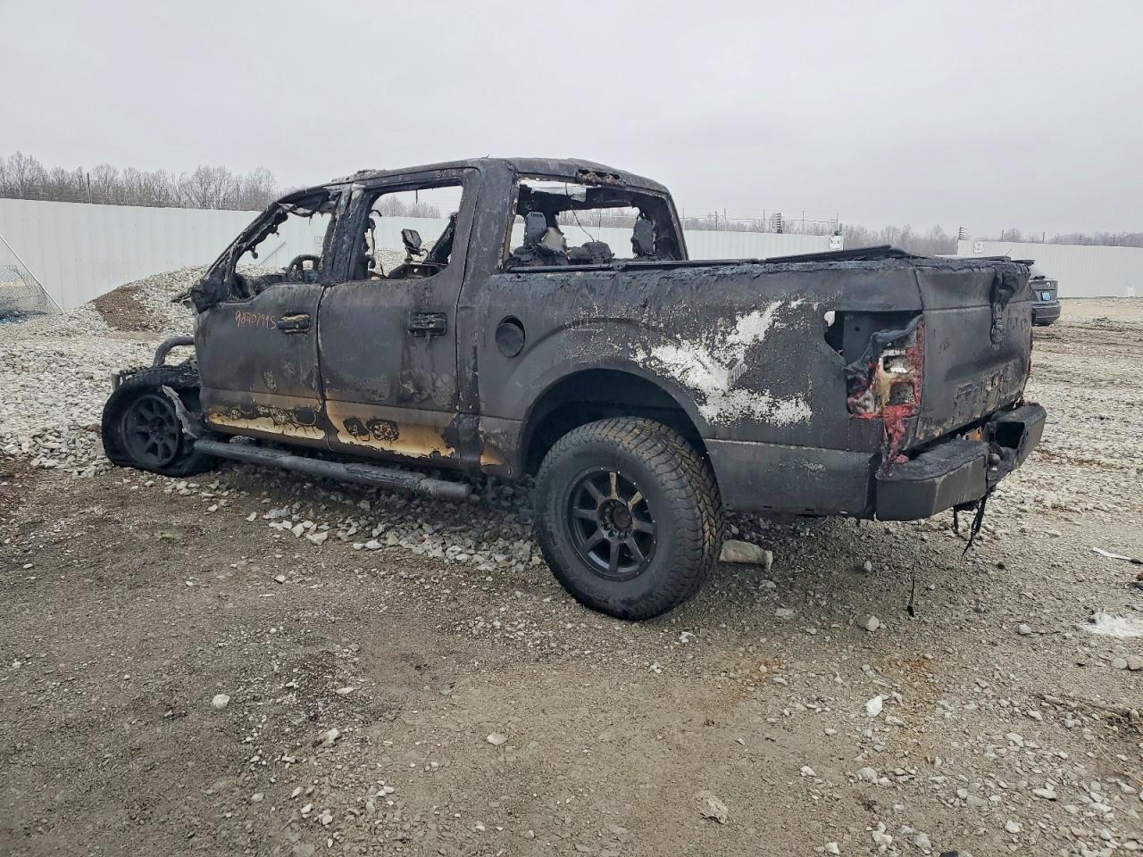 2019 FORD F150 SUPERCREW photo 2