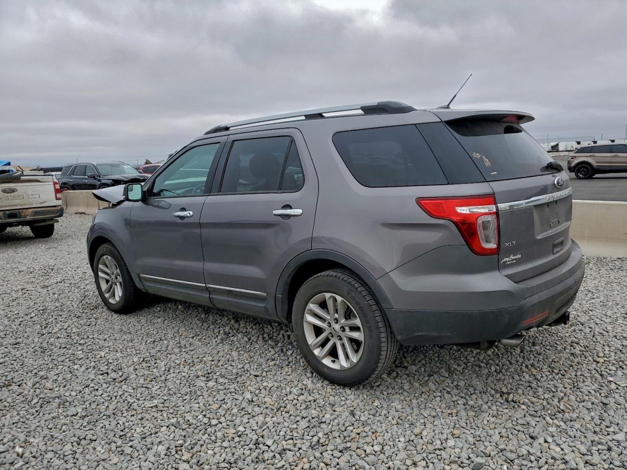 2014 FORD EXPLORER XLT photo 2