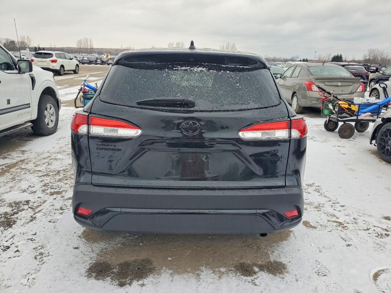2024 TOYOTA COROLLA CROSS photo 6