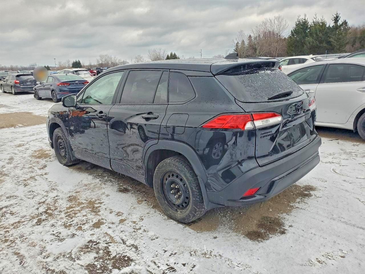 2024 TOYOTA COROLLA CROSS photo 2