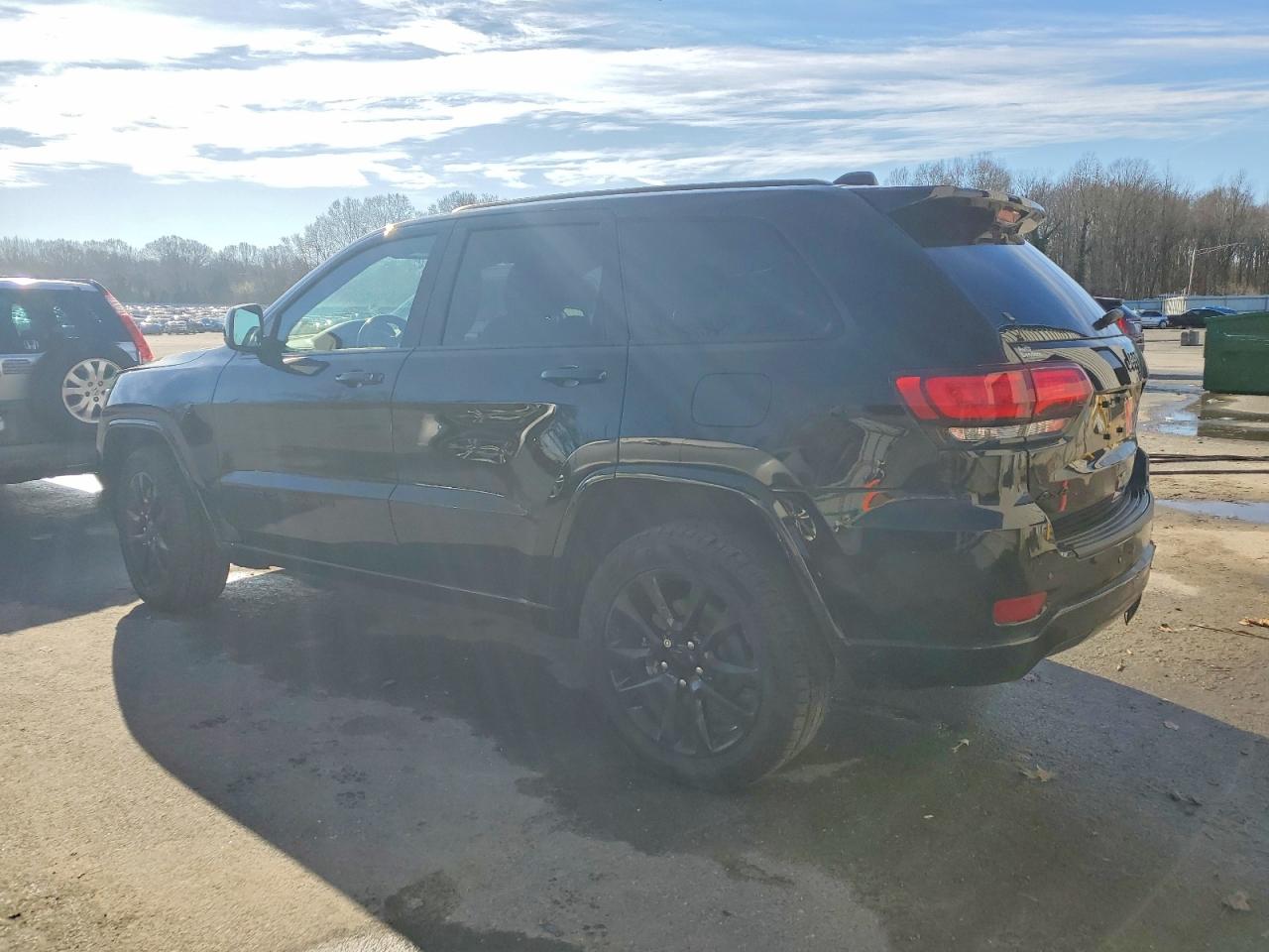 2022 JEEP GRAND CHEROKEE LAREDO E photo 2