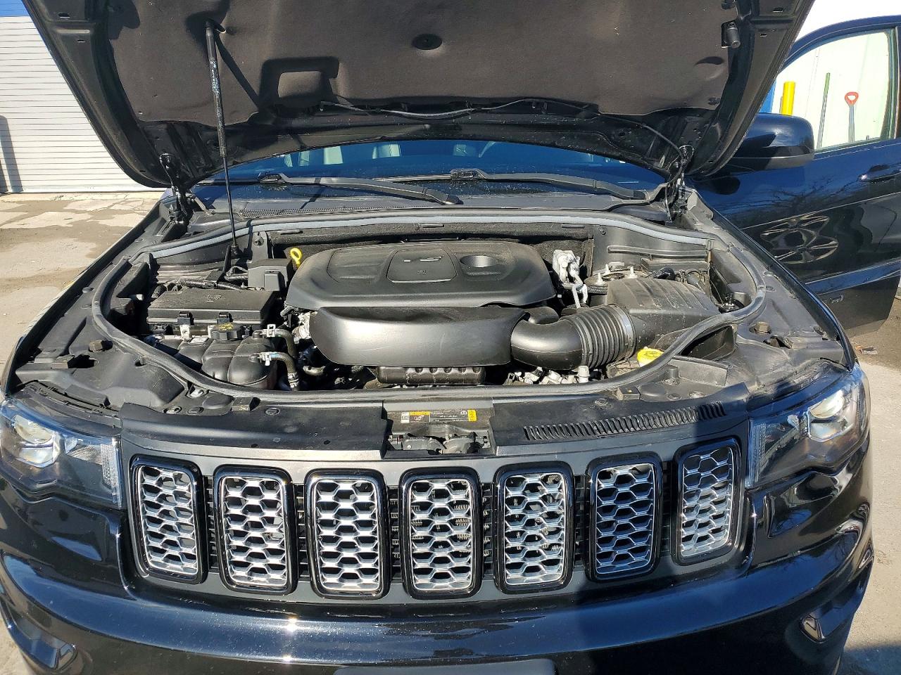 2022 JEEP GRAND CHEROKEE LAREDO E photo 12