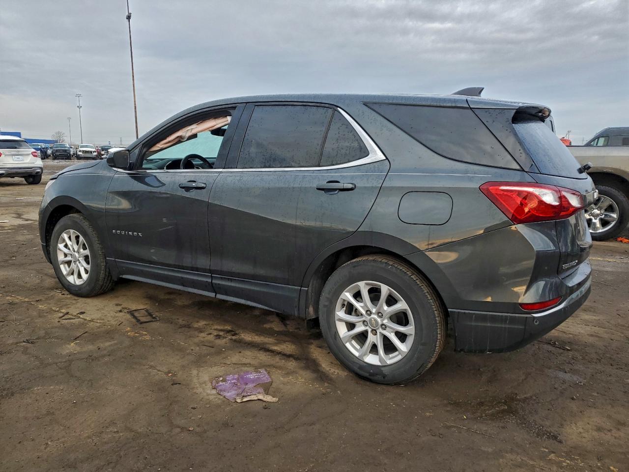 2020 CHEVROLET EQUINOX LT photo 2