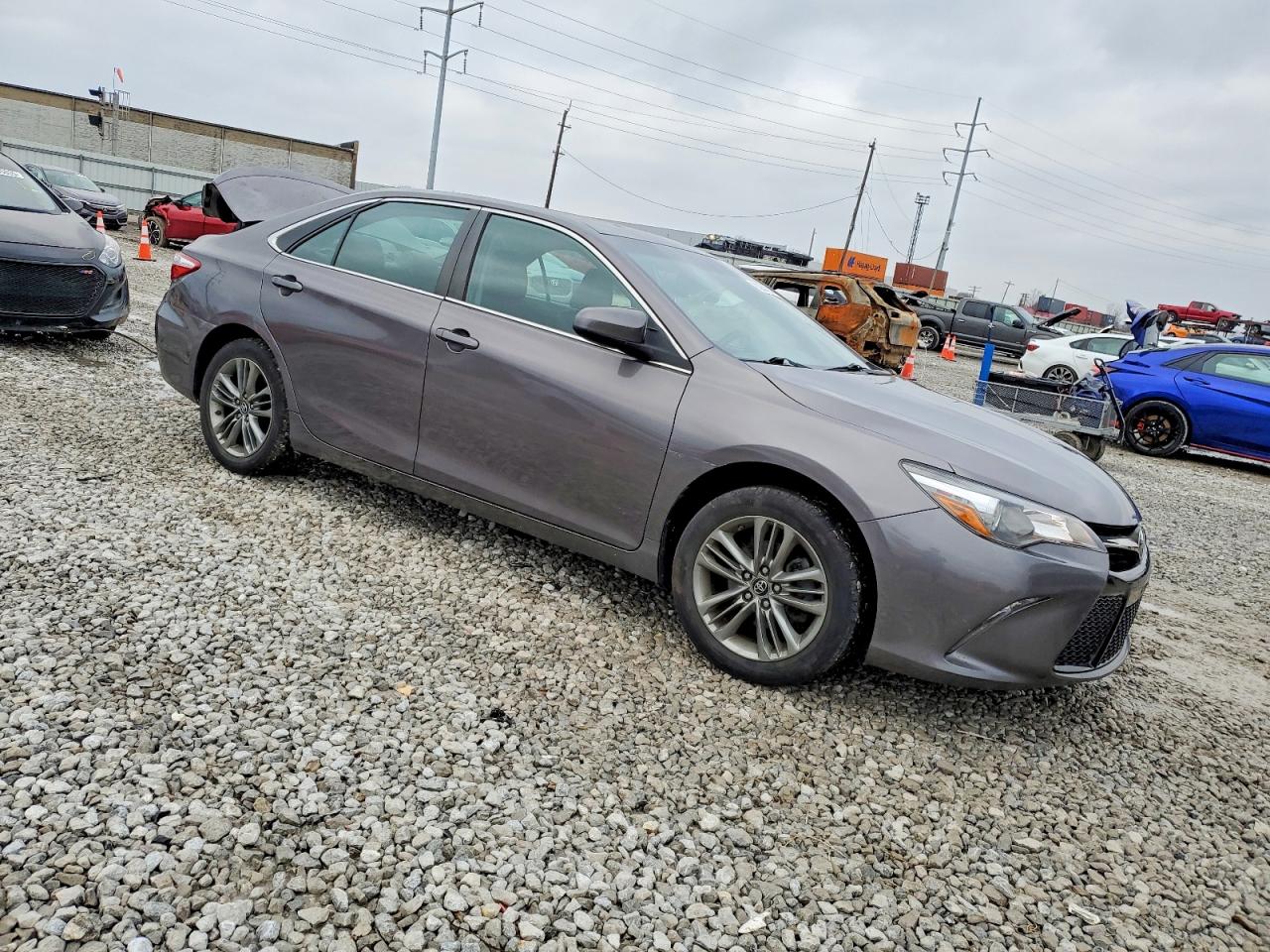 2017 TOYOTA CAMRY LE photo 4