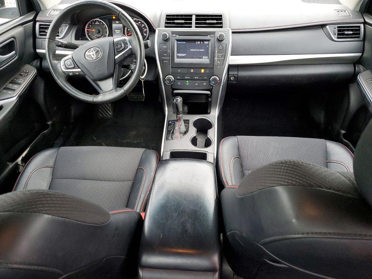 2017 TOYOTA CAMRY LE photo 8