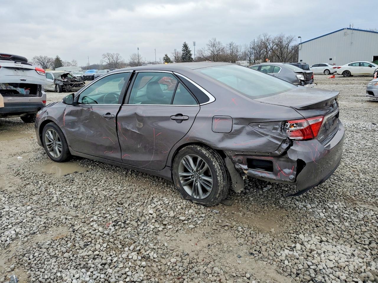 2017 TOYOTA CAMRY LE photo 2
