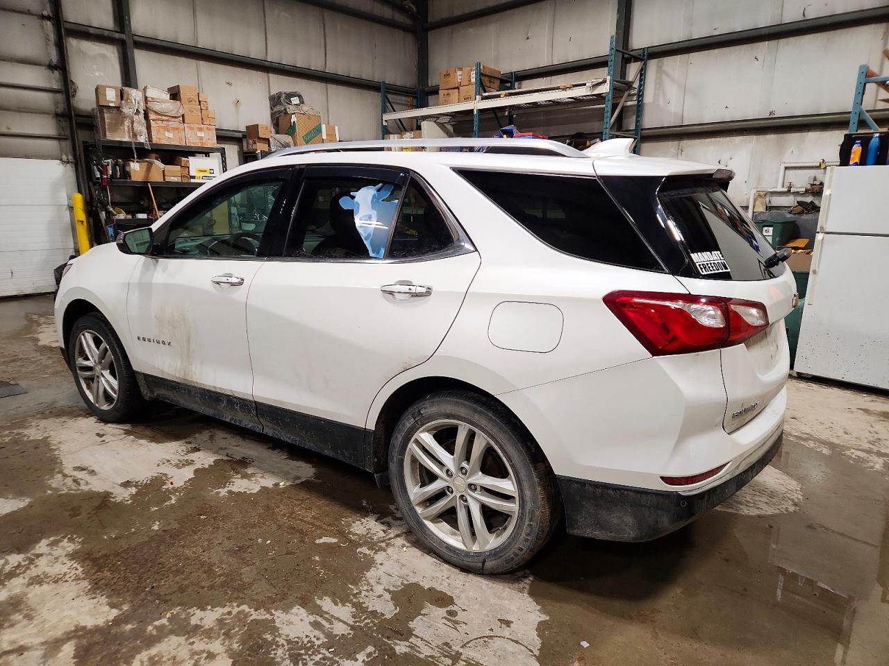 2018 CHEVROLET EQUINOX PREMIER photo 2