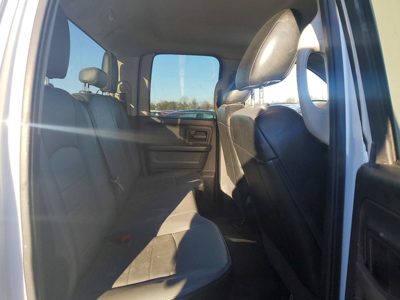 2024 RAM 1500 CLASSIC TRADESMAN photo 10