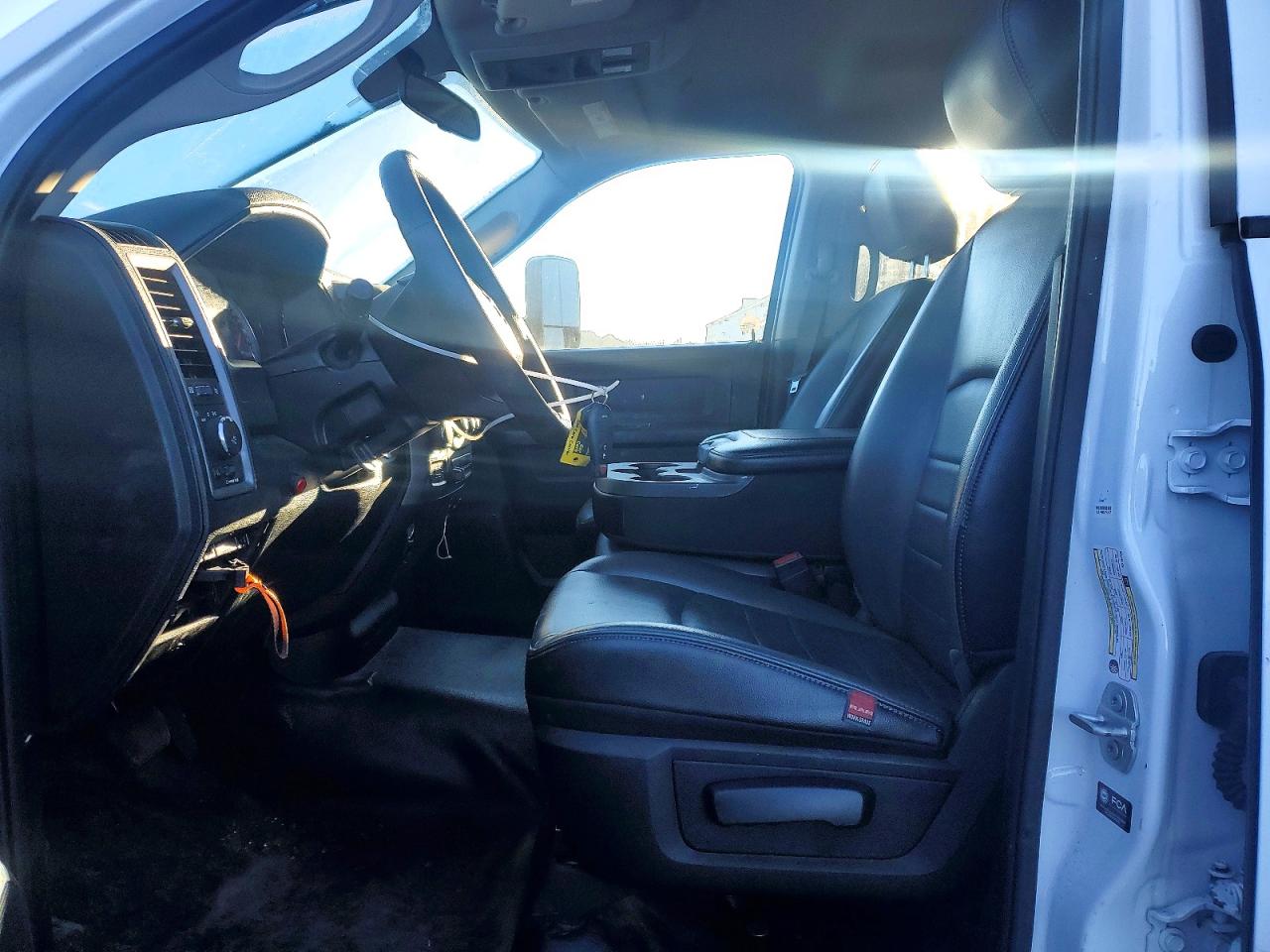 2024 RAM 1500 CLASSIC TRADESMAN photo 7