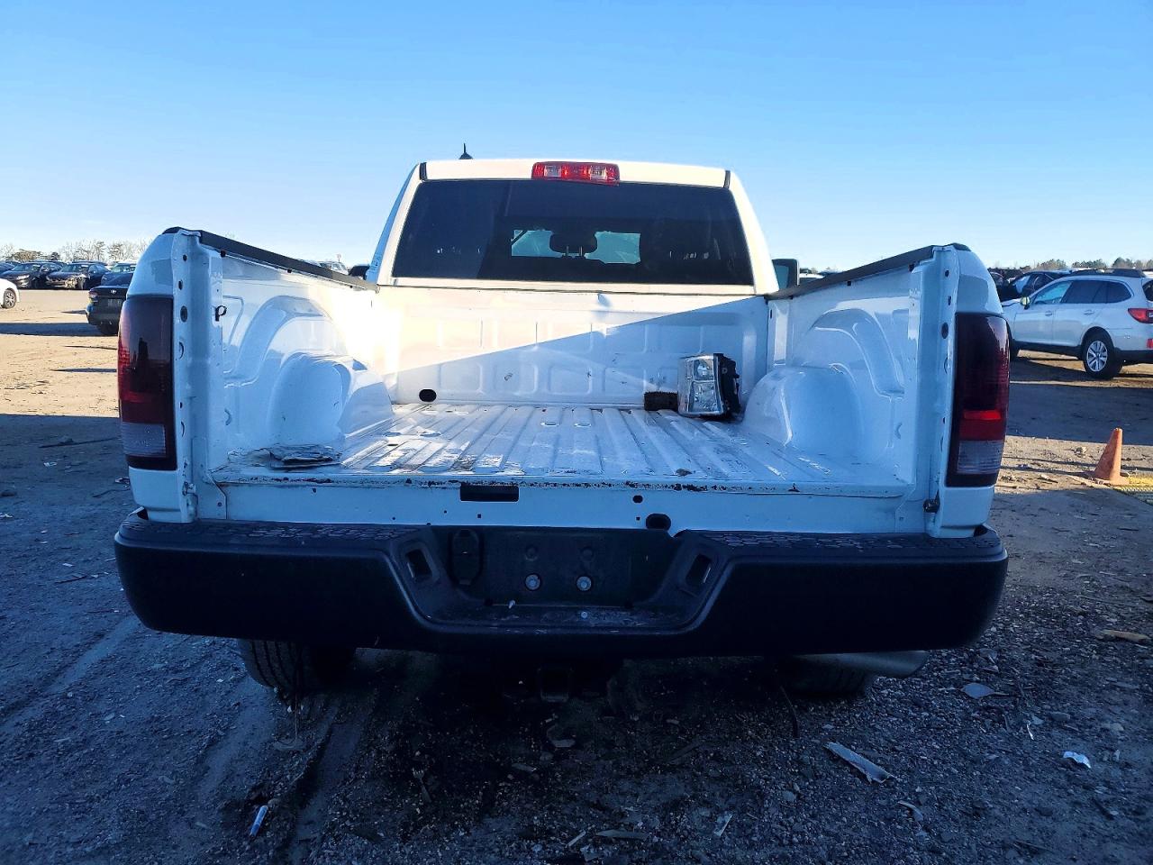 2024 RAM 1500 CLASSIC TRADESMAN photo 6