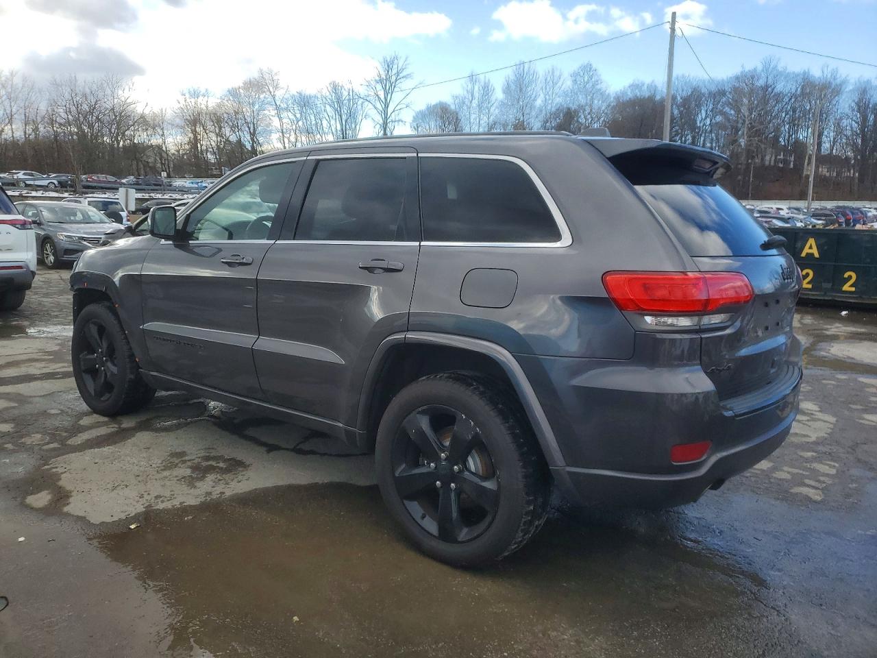 2015 JEEP GRAND CHEROKEE LAREDO photo 2