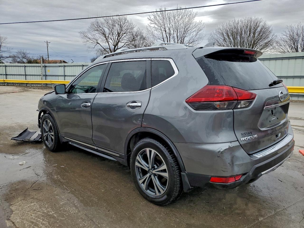 2018 NISSAN ROGUE S photo 2