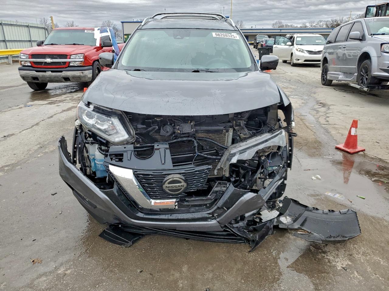2018 NISSAN ROGUE S photo 5
