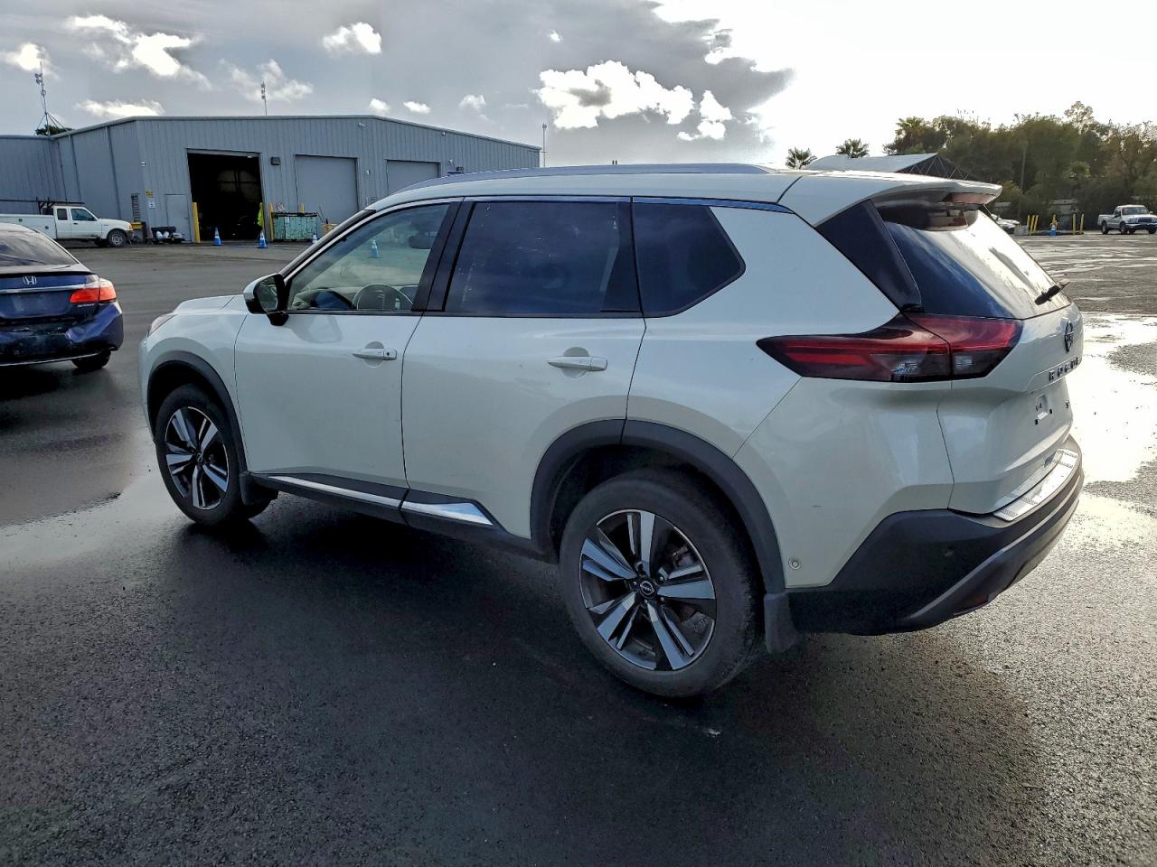 2023 NISSAN ROGUE SL photo 3