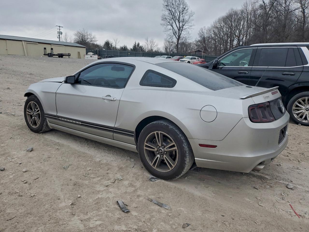 2013 FORD MUSTANG photo 2