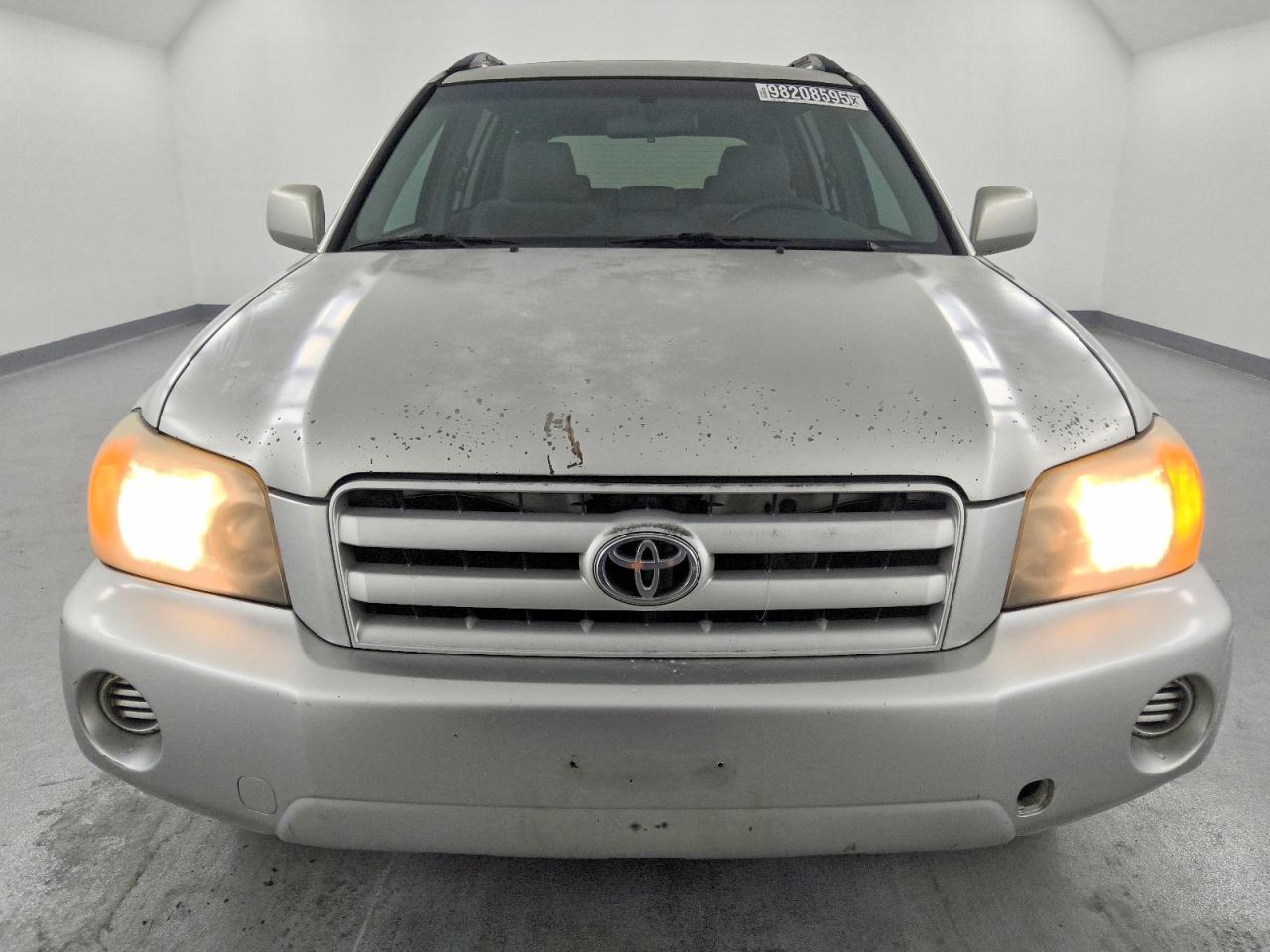 2004 TOYOTA HIGHLANDER BASE photo 5