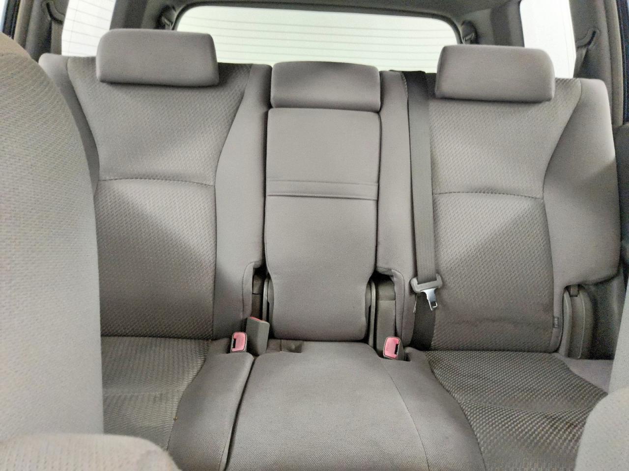 2004 TOYOTA HIGHLANDER BASE photo 10