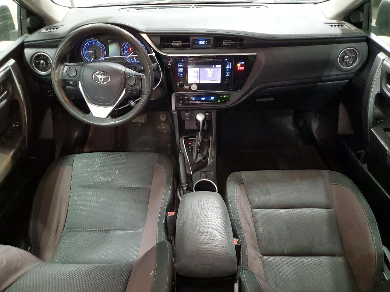 2019 TOYOTA COROLLA L photo 8