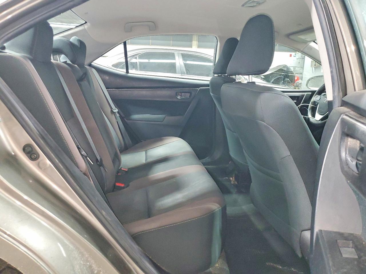 2019 TOYOTA COROLLA L photo 10