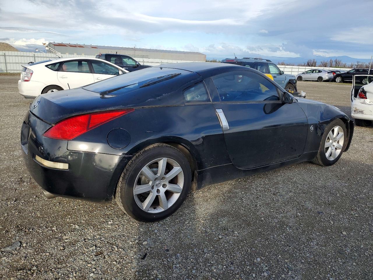 2005 NISSAN 350Z COUPE photo 3