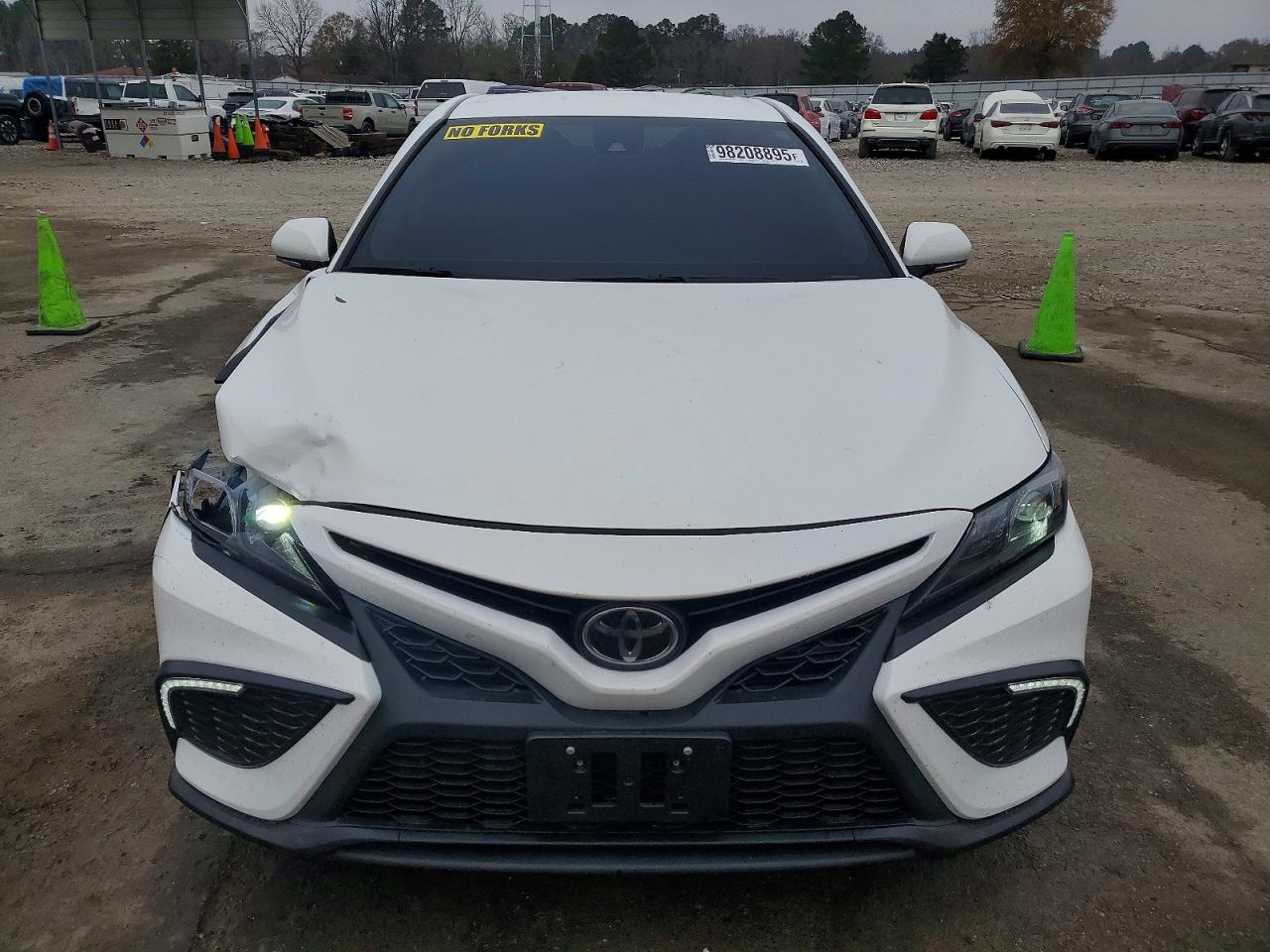 2024 TOYOTA CAMRY SE NIGHT SHADE photo 5