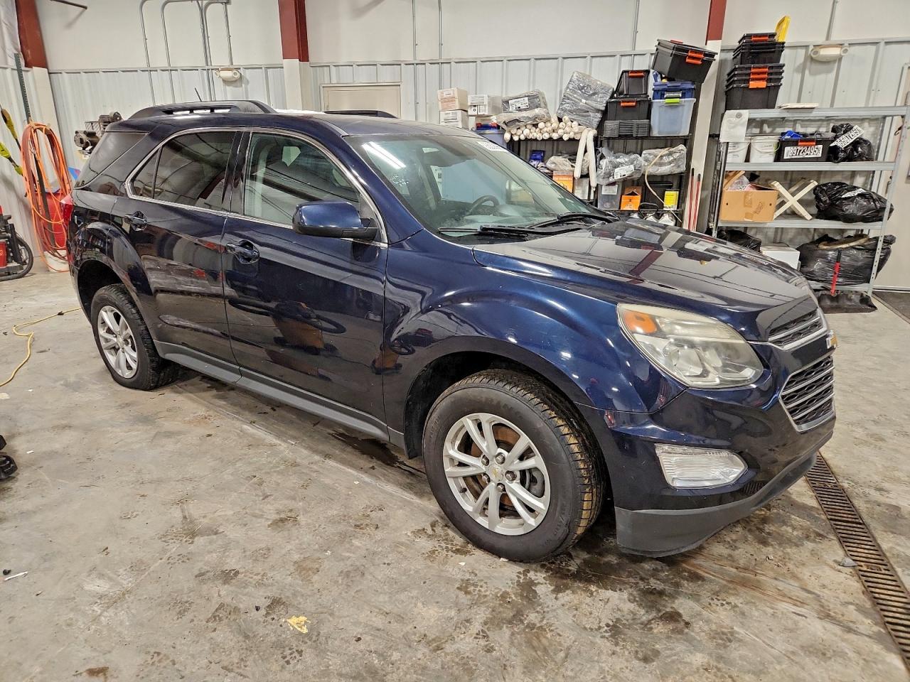 2017 CHEVROLET EQUINOX LT photo 4