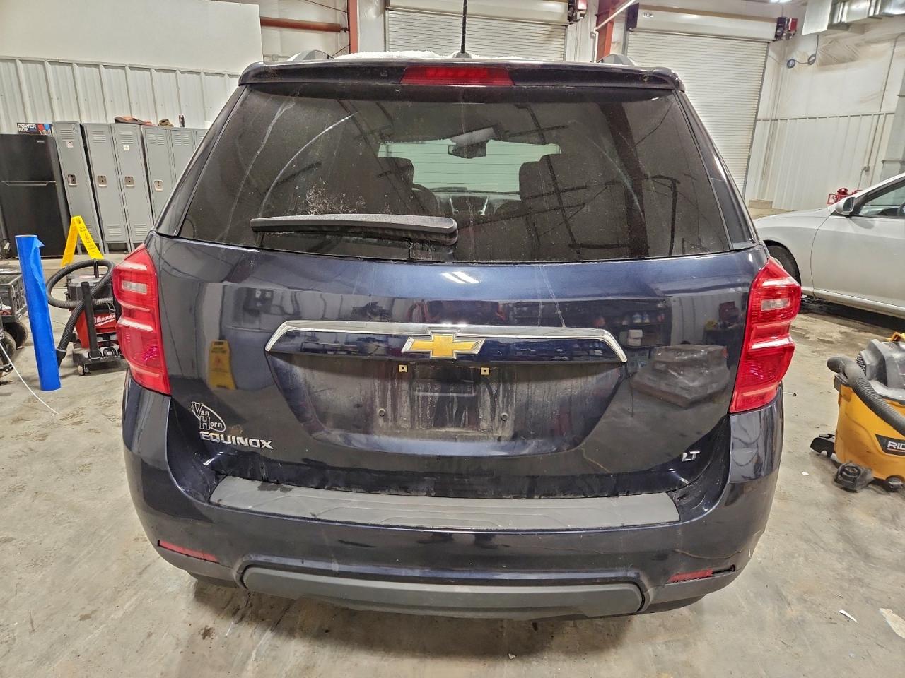2017 CHEVROLET EQUINOX LT photo 6