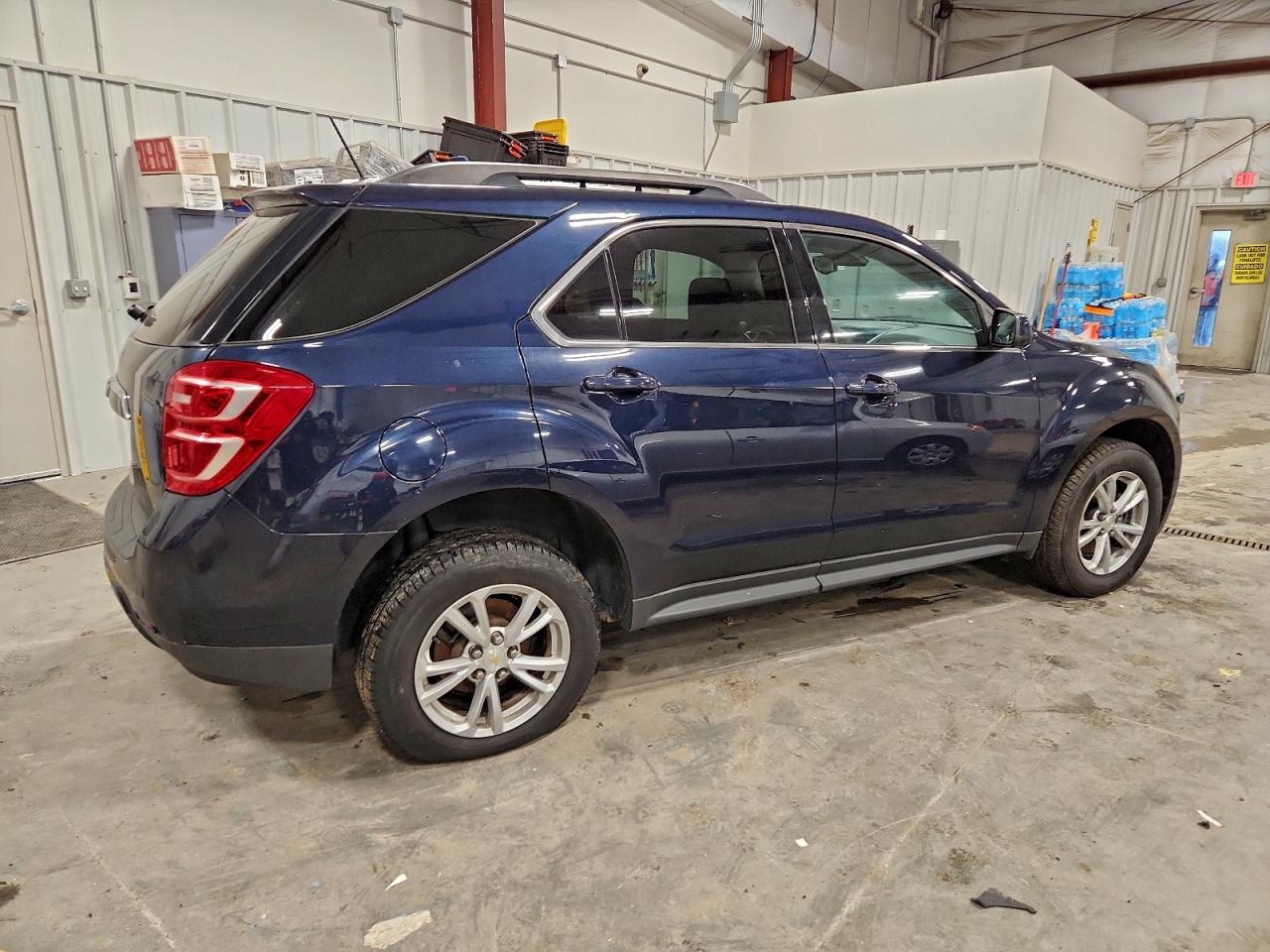2017 CHEVROLET EQUINOX LT photo 3