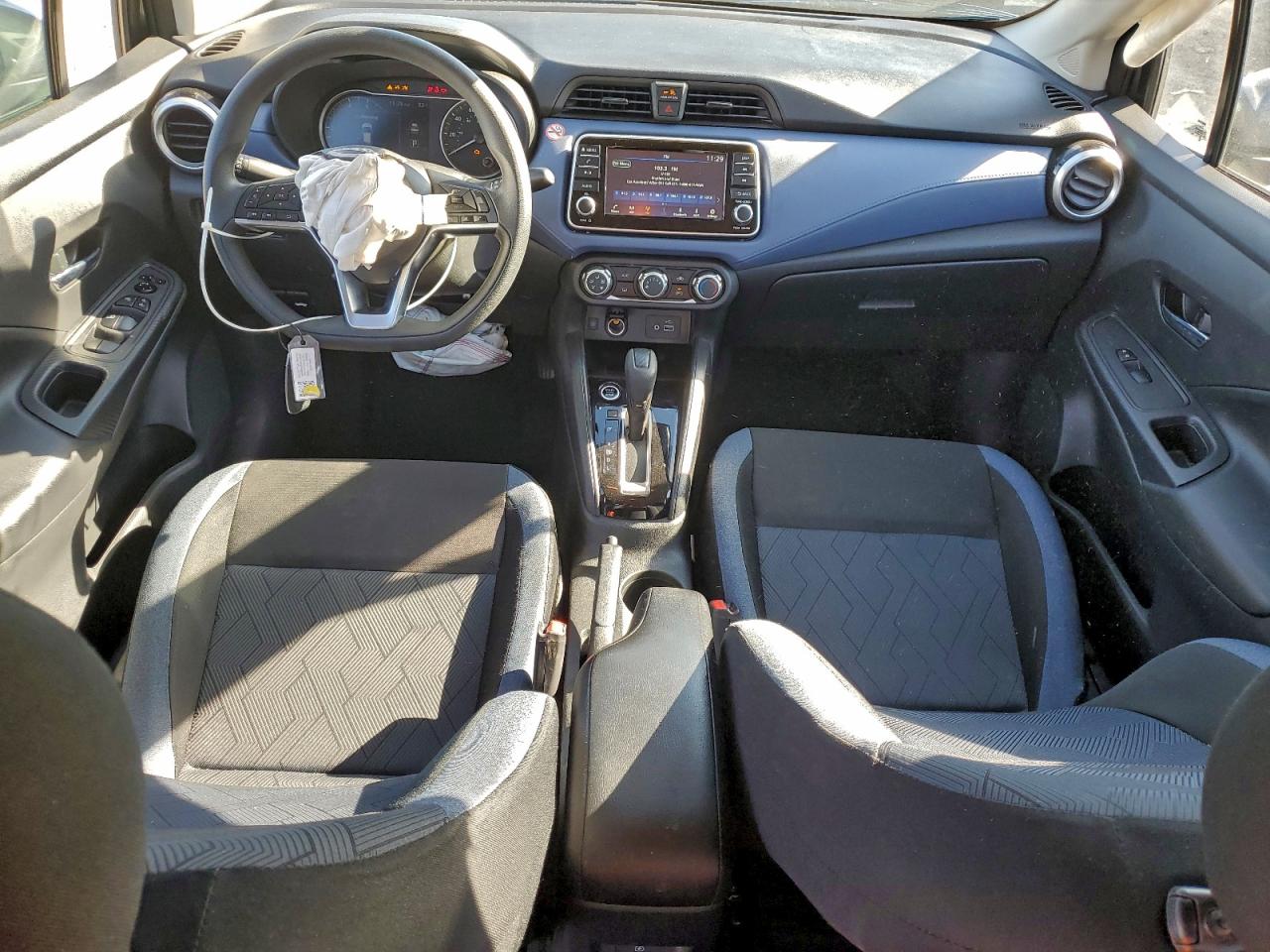 2024 NISSAN VERSA SV photo 8