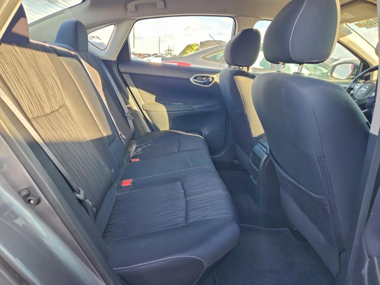 2018 NISSAN SENTRA S photo 10