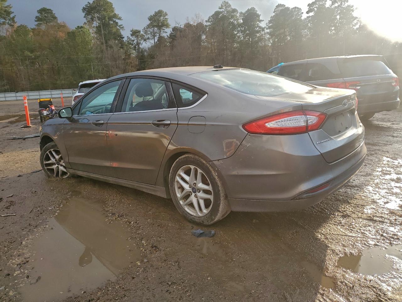 2014 FORD FUSION SE photo 2