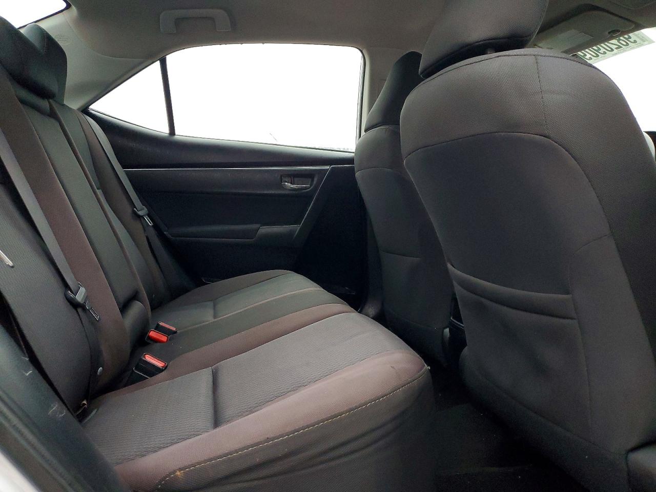 2018 TOYOTA COROLLA L photo 10