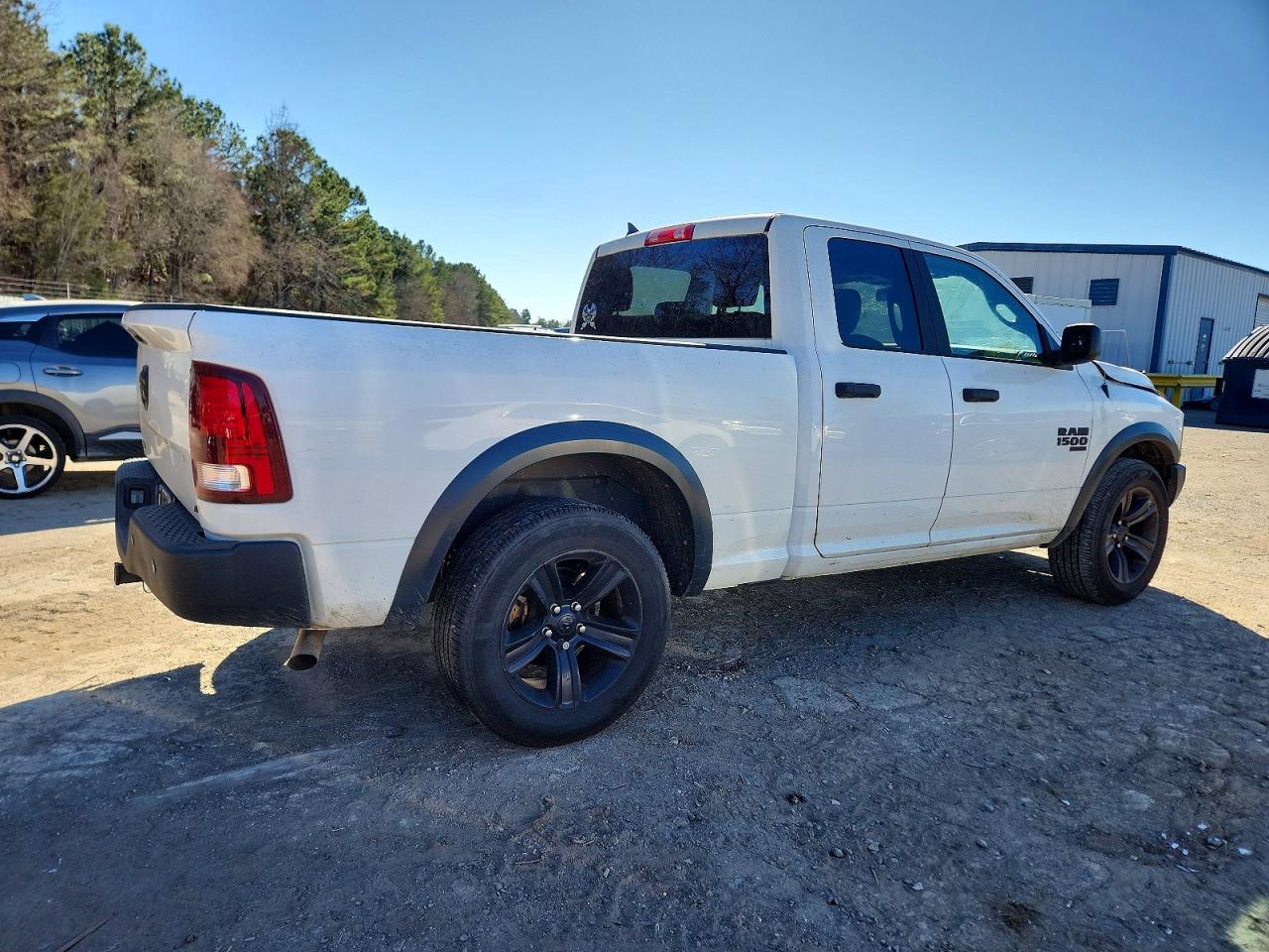 2021 RAM 1500 CLASSIC SLT photo 3