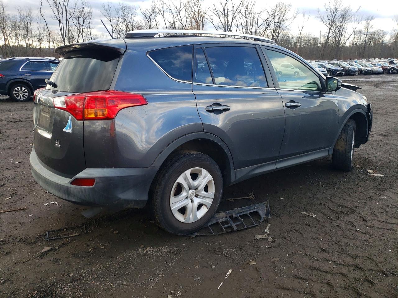 2015 TOYOTA RAV4 LE photo 5