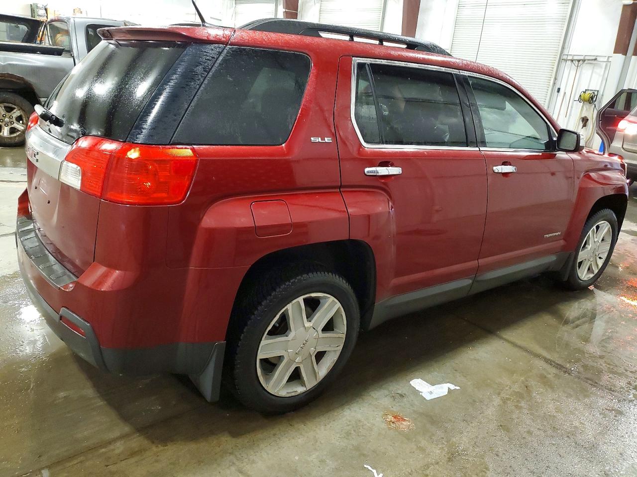 2011 GMC TERRAIN SLE photo 3