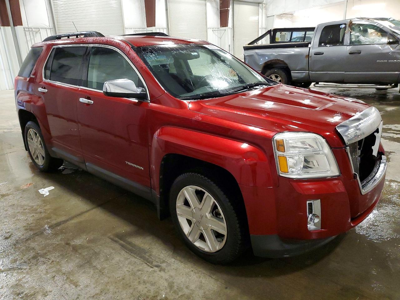 2011 GMC TERRAIN SLE photo 4