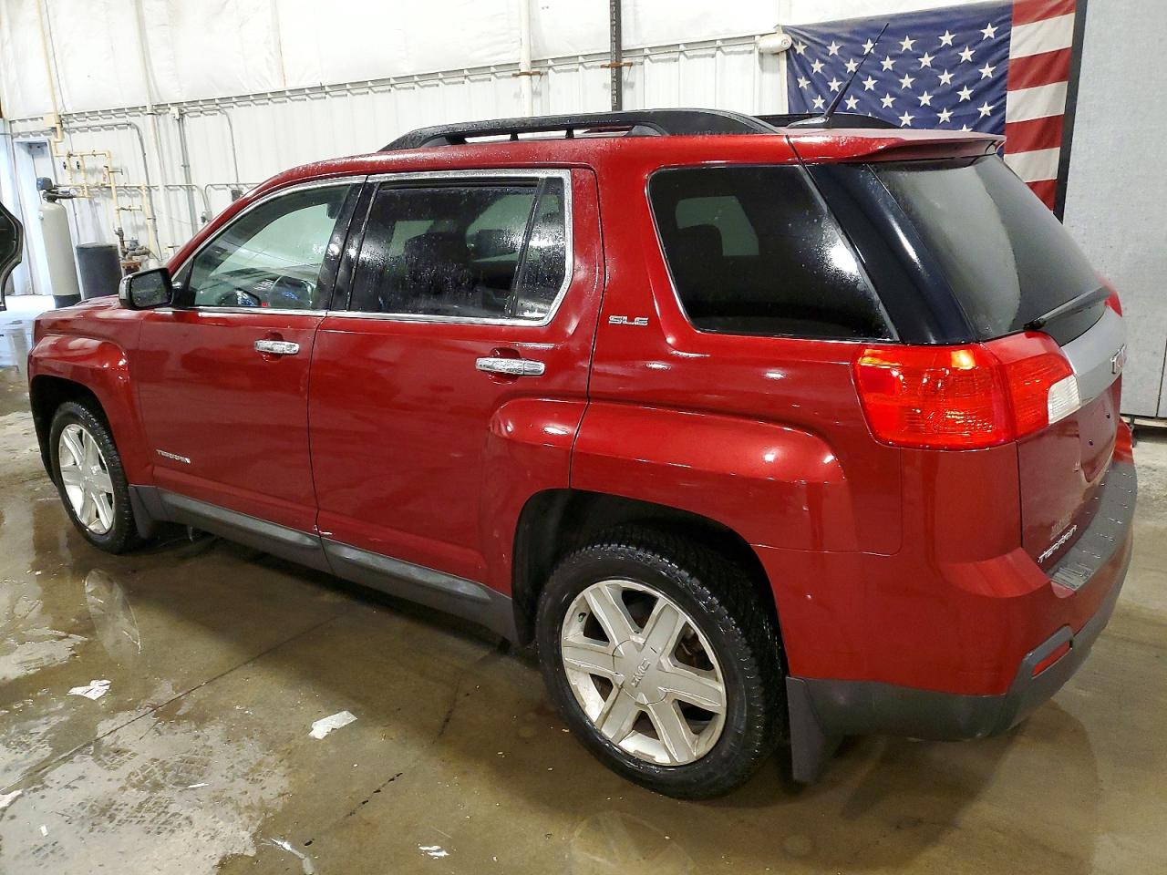 2011 GMC TERRAIN SLE photo 2