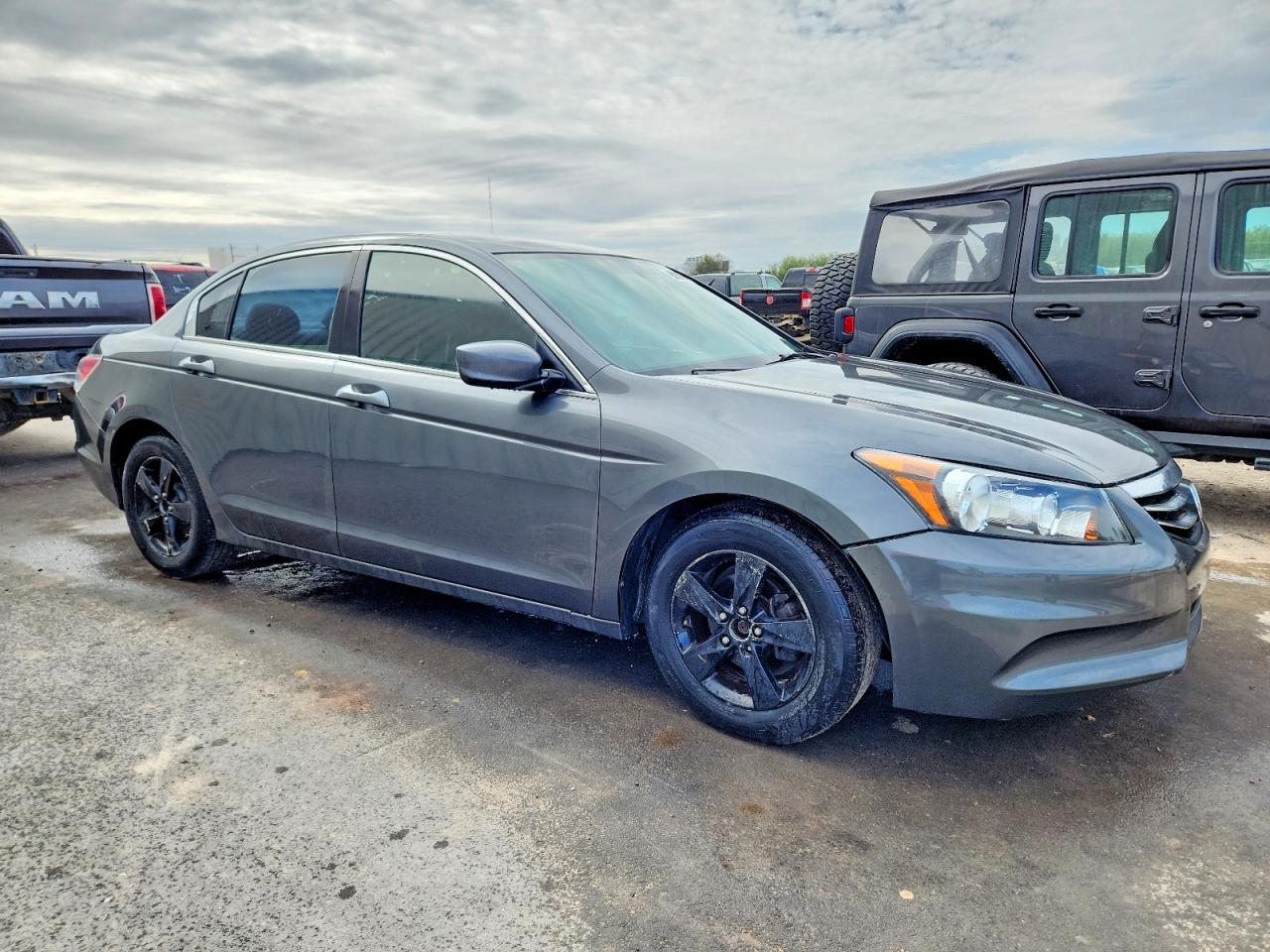 2012 HONDA ACCORD LX photo 4